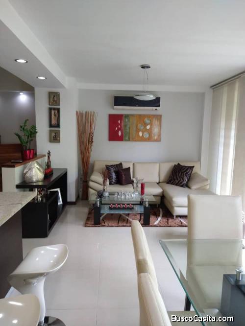 Apartamento Duplex Con Patio Y Planta Res Colinas Del Viento