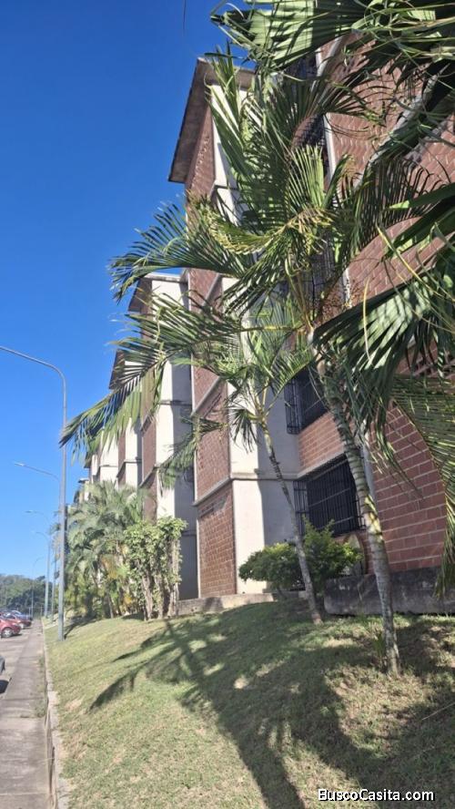 Económico Apartamento De 74 Mtr2 Con 2 Habitaciones Y Puesto De Estacionamiento En Alquiler Guarenas