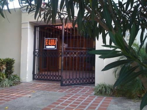 En Alquiler Departamento Independiente