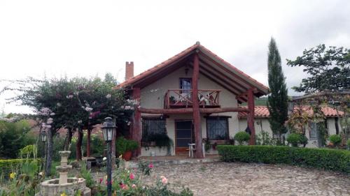 Vendo hermosa cabaña en Samaipata