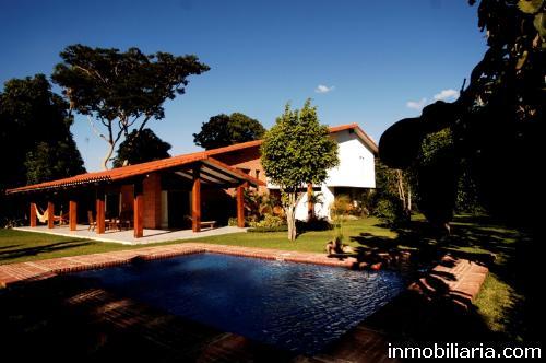 HERMOSA CASA EN ALQUILER EN CONDOMINIO DAL 1