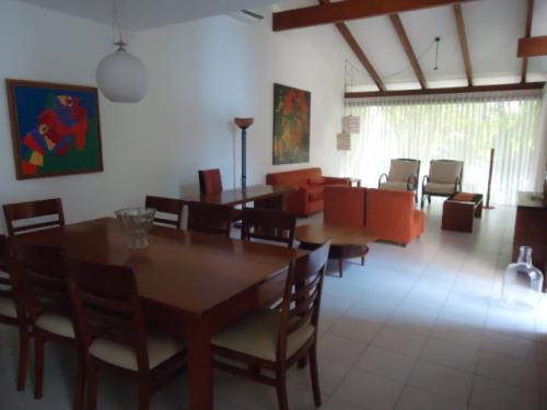 HERMOSA CASA EN ALQUILER CONDOMINIO PRIVADO VENE 3