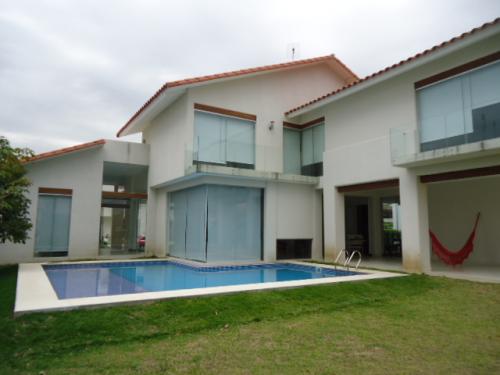 HERMOSA CASA DISEÑO EXCLUSIVO A LA VENTA, EN COLINAS I EZE1