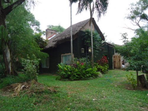 HERMOSA CASA  EN LAGUNA AZUL