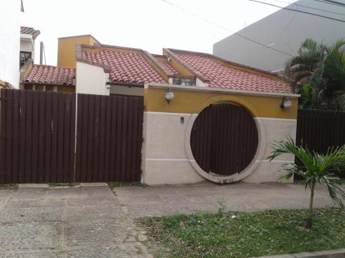 ZONA AVENIDA ALEMANA COMODA CASA