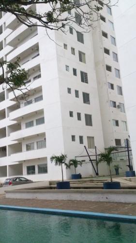EN CONDOMINIO SOHO AMPLIO Y COMODO DEPARTAMENTO