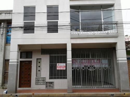 ALQUILO LOCAL EN LA CALLE SANTA BARBARA