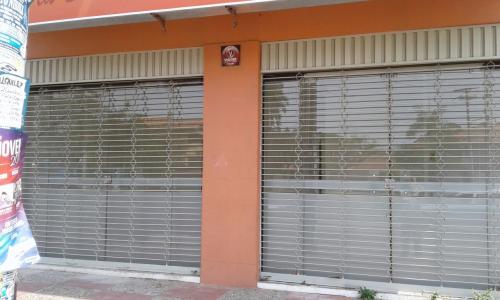 ALQUILO CASA EN LA ZONA SUR ENTRE EL 2 Y 3 ANILLO