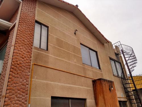 vendo 2 casas juntas con salida a 2 calles zona canal cotoca detraz col la sierra