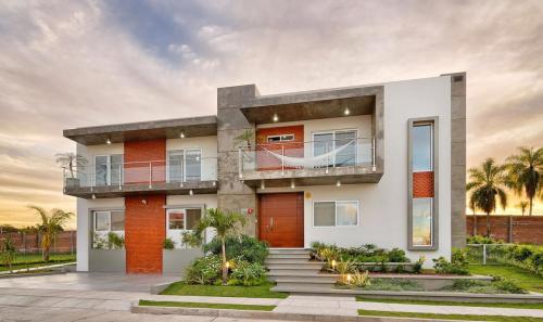 ¡OFERTA DEL MES! VENDO HERMOSA CASA EN CONDOMINIO EN LA ZONA DEL URUBÓ A 3 MIN. DEL PUENTE.