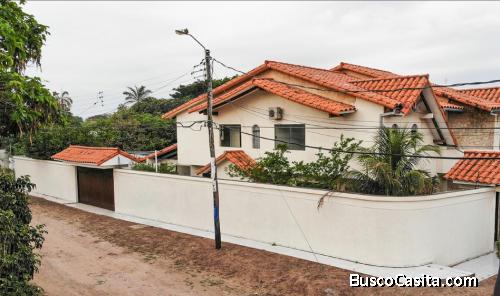 En Venta Casa  de 6 Dormitorios, Av. Virgen de Cotoca y Av. Montecristo, Entre 7mo y 8vo Anillo 