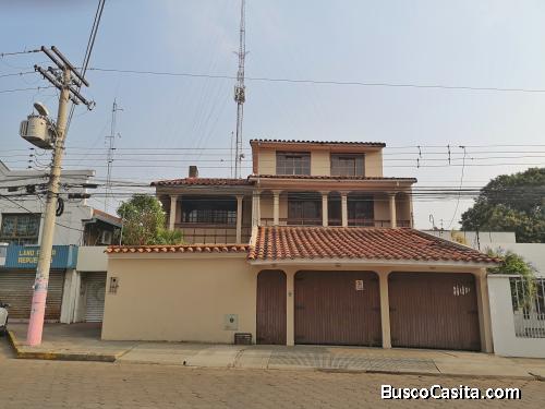HERMOSA CASA AMPLIA EN VENTA 