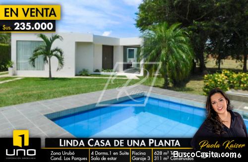 Casa en venta con piscina en condominio Zona Urubo