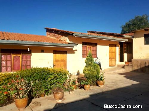 CASA EN VENTA CON GARAJE