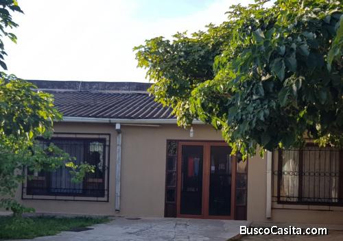 Casa acogedora en barrio tranquilo, por virgen de Cotoca entre 6to y 7mo anillo ZONA ESTE