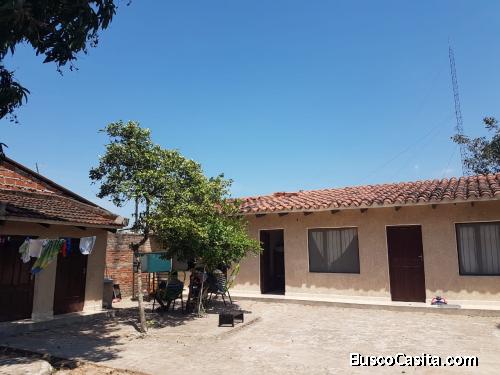 EN WARNES-STA.CRUZ REMATO CASITA CON TERRENO 300M2 
