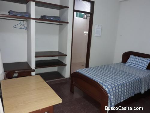 Alquilo habitación cerca de la Gobernación 