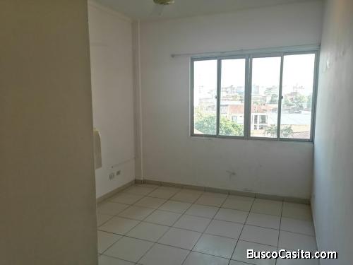 Venta de  departamento Céntrico en Av. Cañoto, Santa Cruz