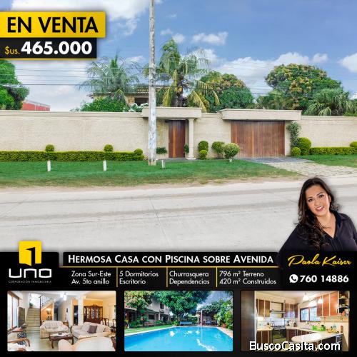 Casa en venta sobre Avenida, con piscina