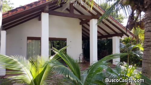 Vendo casa en MONTERO...TERRENO GRANDE EN ESQUINA