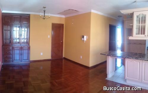 Alto Sopocachi:3 habitaciones y dos baños soleado con hermosa vista.