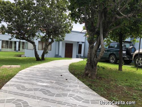 HERMOSA CASA INDEPENDIENTE Y AMPLIA EN ANTICRETICO