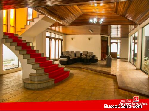 IMPERDIBLE CASA EN VENTA ESPACIOSA ELEGANTE CENTRICO