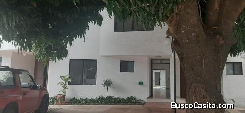  ‼️HERMOSA CASA EN VENTA‼️ ZONA NORTE - EN CONDOMINIO