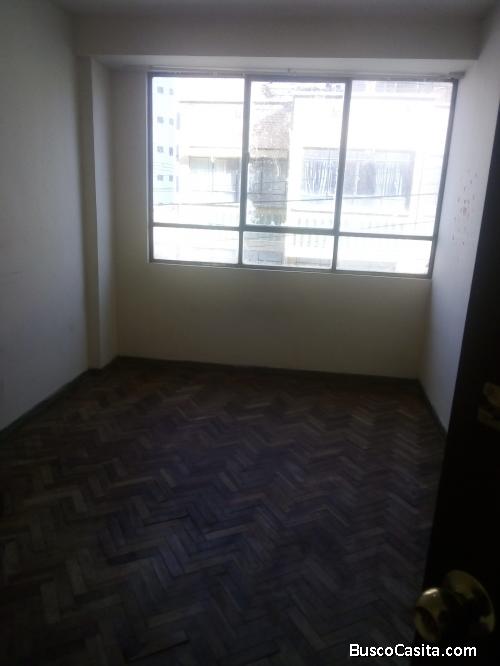 Se alquila habitación 