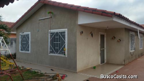 EN VENTA CASA CON DEPARTAMENTO INDEPENDIENTE EN EL QUIOR