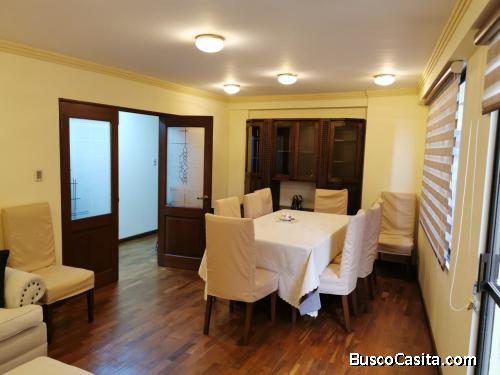 Hermoso Departamento con patio y parrillero PRIVADO C.41, Achumani 