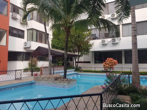 AMPLIO DEPARTAMENTO DE 3 DORMITORIOS CON GARAJE, 3ER ANILLO INTERNO BANZER