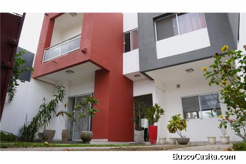 CASA EN VENTA ZONA SUR AV.SANTOS DUMONT 