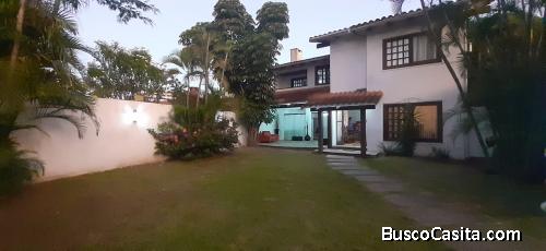CASA EN VENTA AV. ARGENTINA  1ER Y 2DO ANILLO