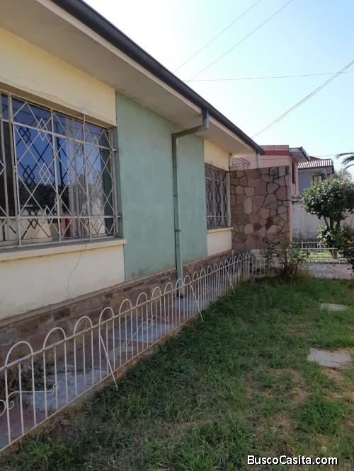 AMPLIO TERRENO EN VENTA CON CASA HABITABLE