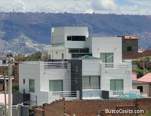 MODERNA CASA EN VENTA LOMAS DE ACHUMANI