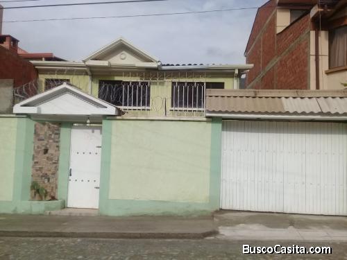 PROPIETARIO VENDE CASA EN ZONA RESIDENCIAL DE IRPAVI, SIN INTERMEDIARIOS.