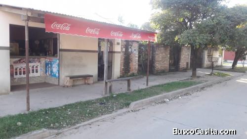 Casa con tres subdivisiones semindpte, zona comercial Cumavi 5to anillo, cerca de la SubAlcaldia