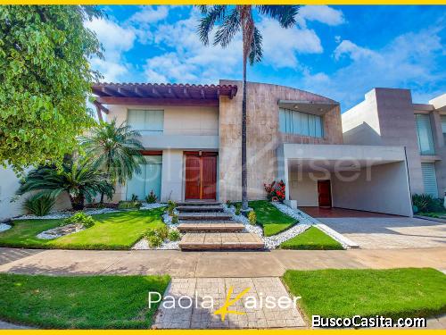 Casa con piscina en venta, Condominio La Hacienda 1