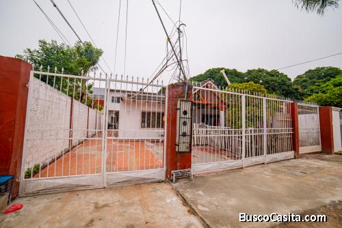 CASA EN VENTA CON DPTOS PARA ALQUILAR