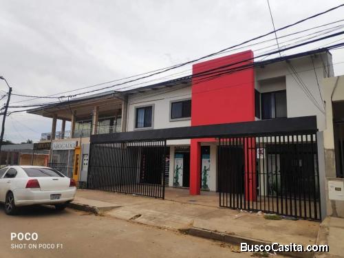 Casa con oficinas o locales comerciales zona Norte