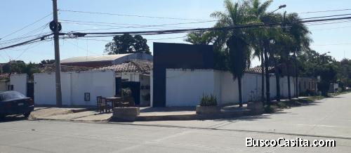 CASA COMERCIAL EN VENTA