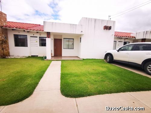 CASA EN VENTA TOTALMENTE EQUIPADA CONDO. FONTANA RIVIERA I