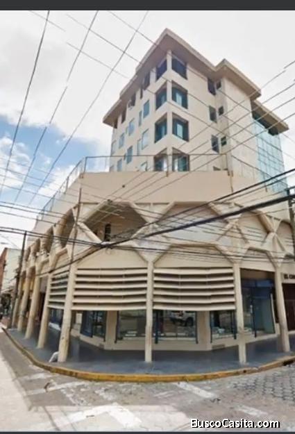 ZONA CENTRAL EDIFICIO EL CANCILLER DPTO AMPLIO TIPO PENTHOUSE CON TERRAZA GRANDE EN VENTA