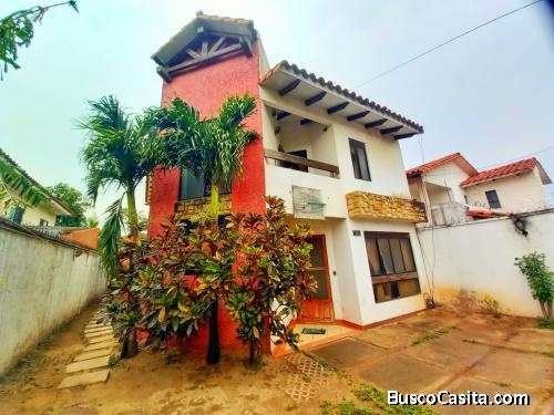 REMATO DE $109MIL POR $99MIL CASA DE 5 DORM. EN VENTA 8VO ANILLO AV. VIRGEN DE COTOCA