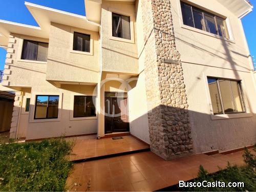 AMPLIA CASA EN VENTA EN DANIEL SALAMANCACHILIMARCA