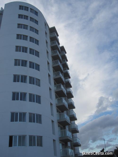 VENDO PENTHOUSE CON UNA DE LAS MEJORES VISTA DE SANTA CRUZ - BOLIVIA