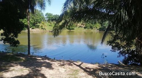 Terreno en venta en urbanización CANDIRE zona Urubó