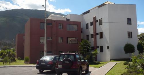 DOS HEMISFERIOS, DEPARTAMENTO 3 DORMITORIOS, PRIMER PISO,67m2 DE CONSTRUCCIÓN, CON PARQUEADERO INCLUIDO Y SECADERO INDEPENDIENTE, SE