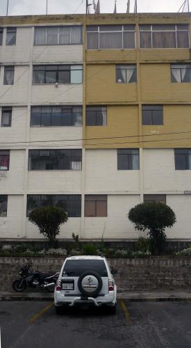 SAN CARLOS, BLOQUE MUISNE, QUINTO PISO, DEPARTAMENTO 77m2 REMODELADO 3 DORMITORIOS $35.000, SECTOR NORTE DE QUITO.